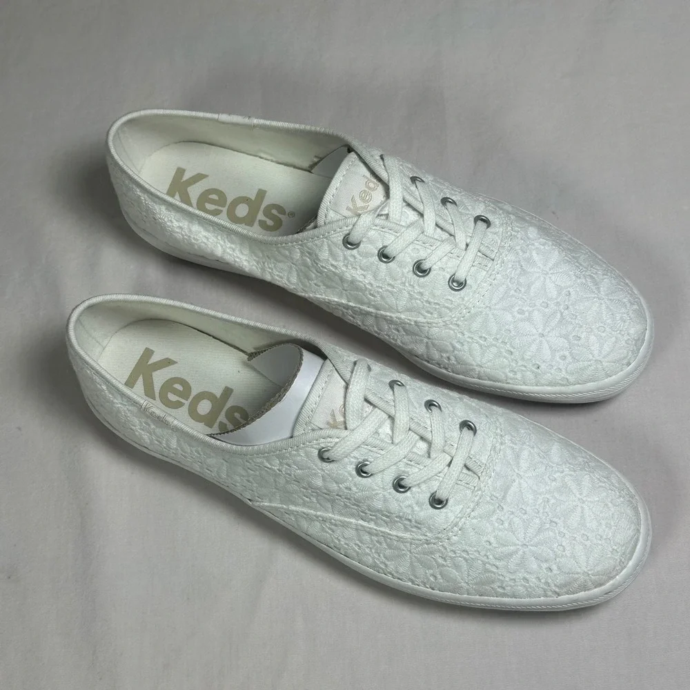 Keds Women's White Lace Sneakers Shoes Size 9.5M Fashion Casual New in Box‎